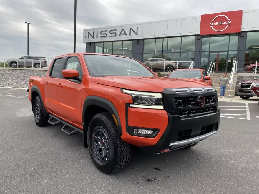 2025 Nissan Frontier PRO-4X photo 1