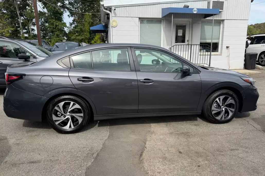 2025 Subaru Legacy Premium photo 1