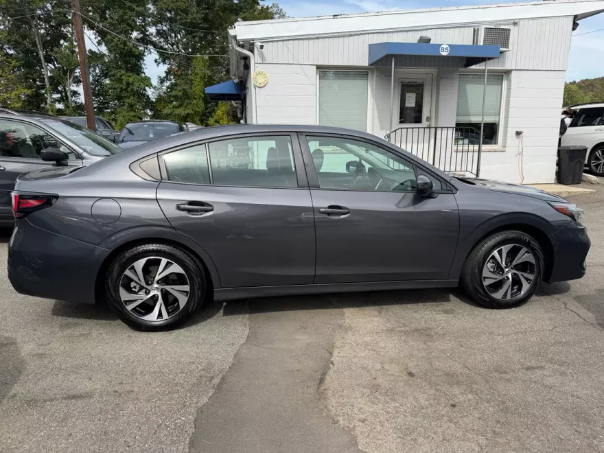 2025 Subaru Legacy Premium photo 1