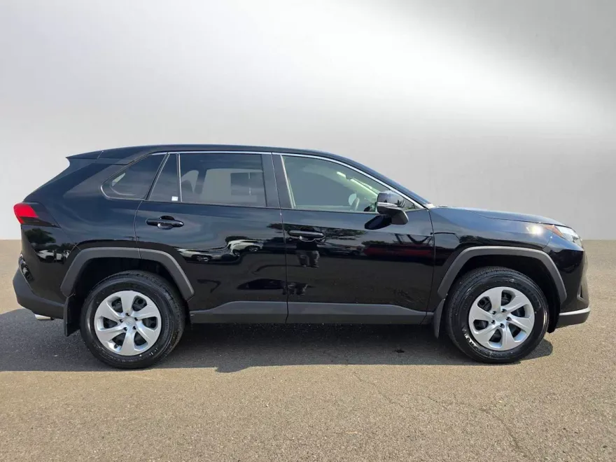 2025 Toyota RAV4 LE photo 1