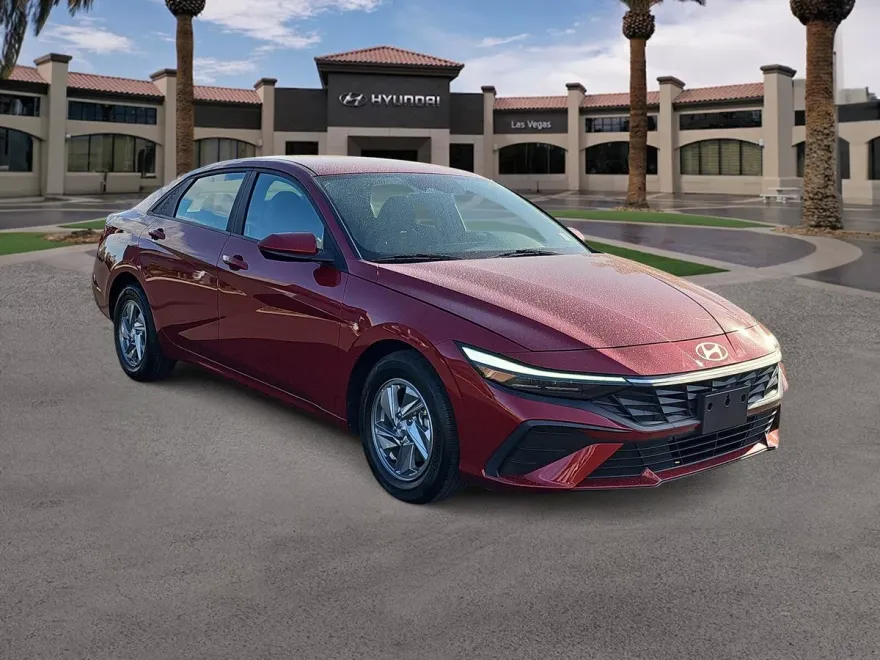 2024 Hyundai Elantra SE photo 1