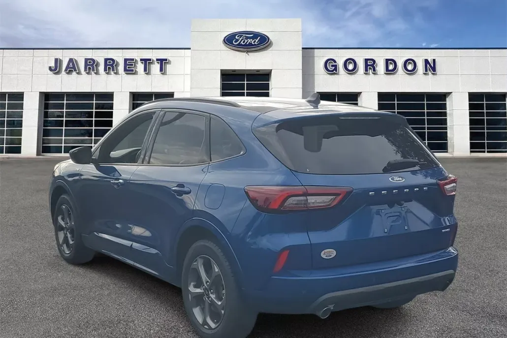 2023 Ford Escape ST-Line photo 1