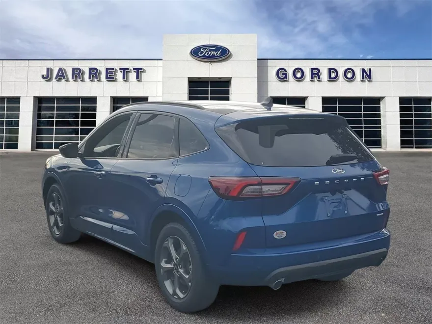 2023 Ford Escape ST-Line photo 1