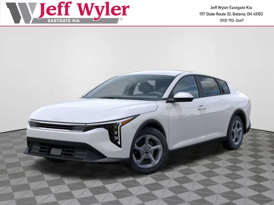 2025 Kia K4 LXS photo 1