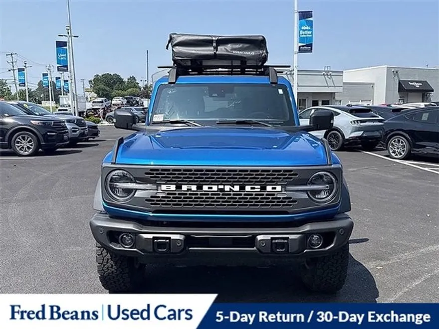 2023 Ford Bronco Badlands photo 1