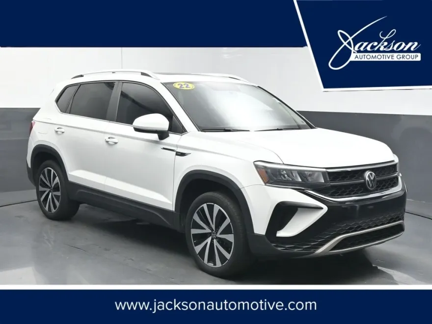 2022 Volkswagen Taos SE photo 1