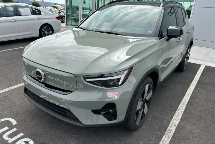 2023 Volvo XC40 Recharge Ultimate Twin photo 1