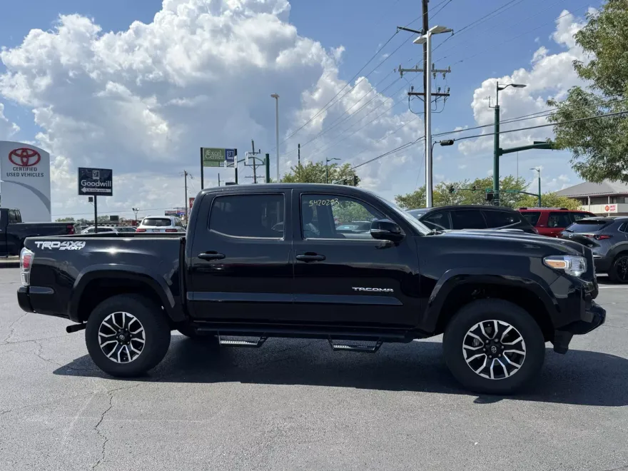 2023 Toyota Tacoma Double Cab 4x4 photo 1
