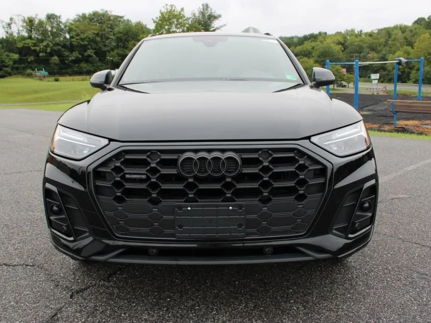 2024 Audi Q5 45 S line Premium photo 1