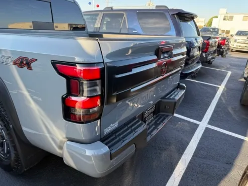 2025 Nissan Frontier PRO-4X photo 4