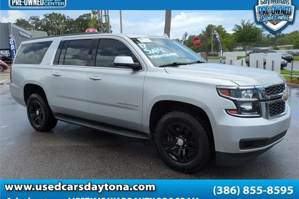 2018 Chevrolet Suburban LT photo 1