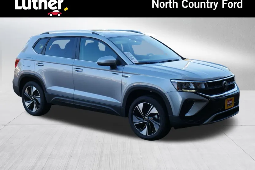 2024 Volkswagen Taos SE photo 1