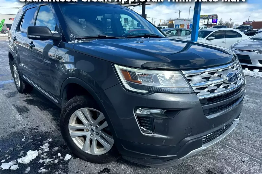 2019 Ford Explorer XLT photo 1