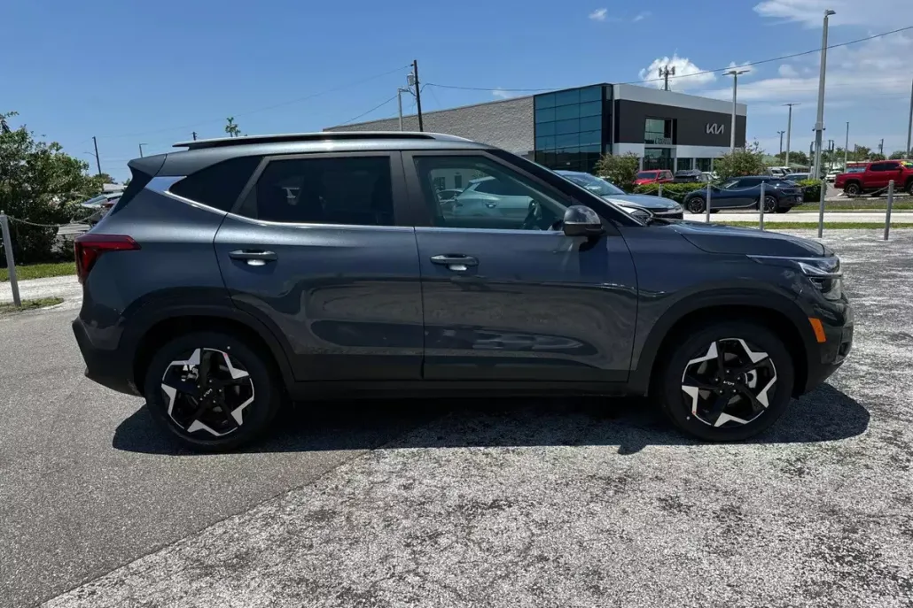 2026 Kia Seltos EX photo 1