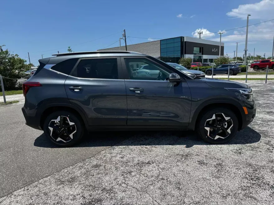 2026 Kia Seltos EX photo 1