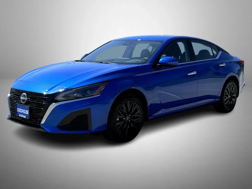 2025 Nissan Altima 2.5 SV photo 1