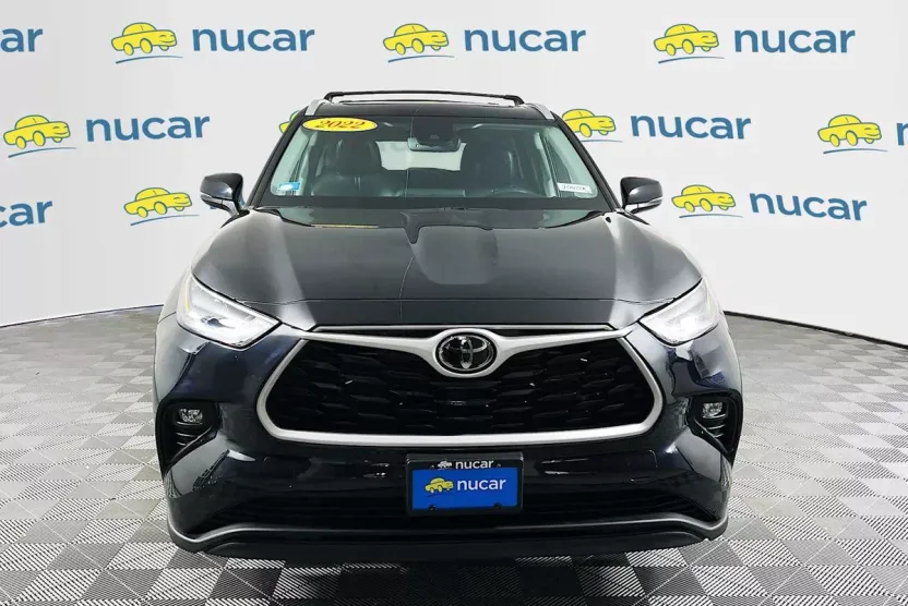 2022 Toyota Highlander XLE photo 1