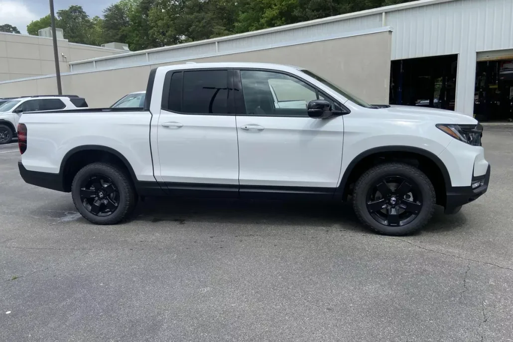 2025 Honda Ridgeline Black Edition photo 1