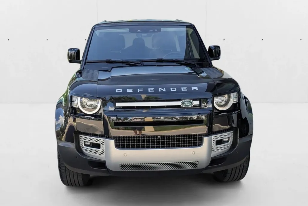 2023 Land Rover Defender 90 S photo 1