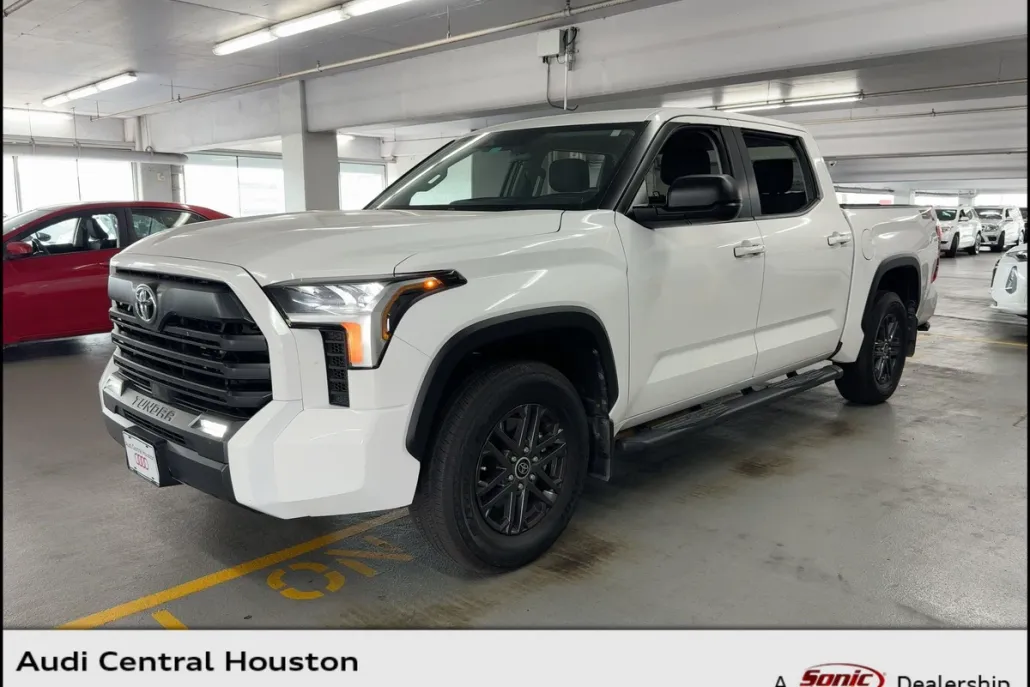 2024 Toyota Tundra SR5 CrewMax photo 1
