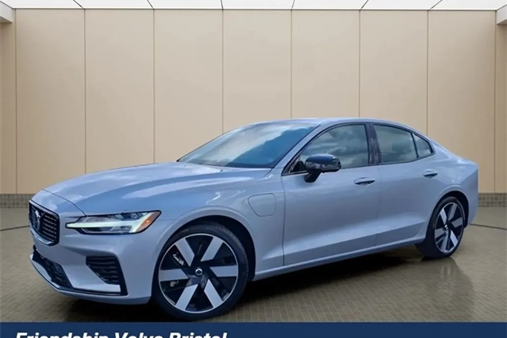 2024 Volvo S60 Recharge T8 Plus photo 1