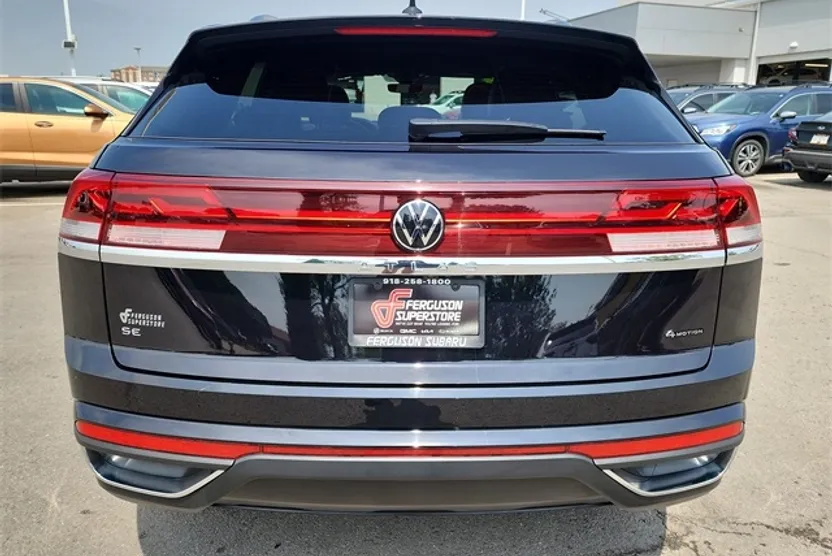 2024 Volkswagen Atlas Cross Sport SE photo 1
