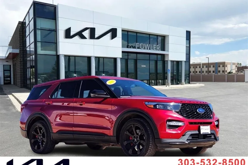 2022 Ford Explorer ST photo 1