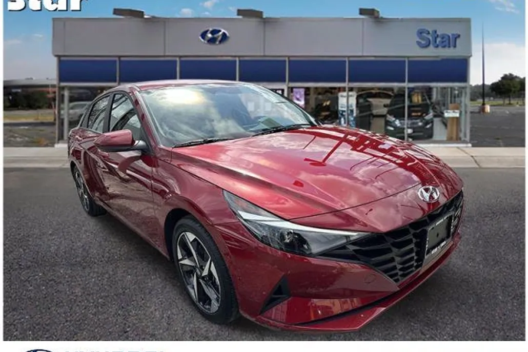 2023 Hyundai Elantra SEL photo 1