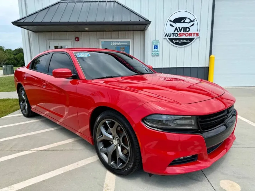 2015 Dodge Charger SXT photo 1