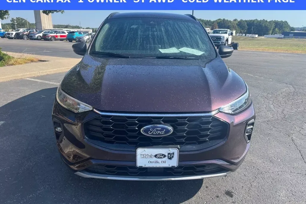 2023 Ford Escape ST-Line photo 1