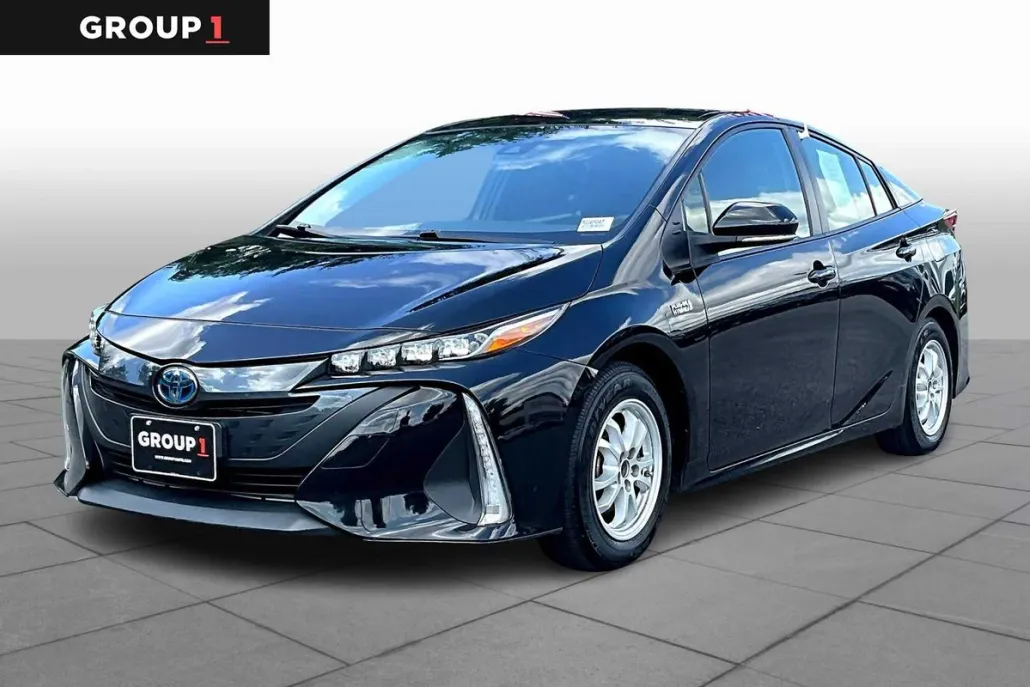 2021 Toyota Prius Prime LE photo 1