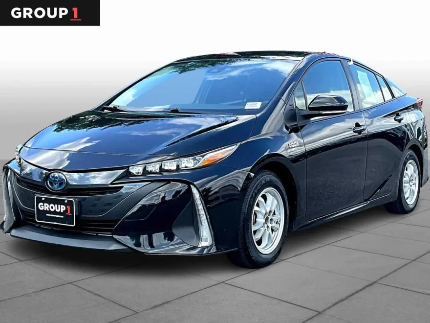 2021 Toyota Prius Prime LE photo 1