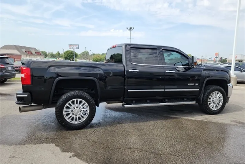 2019 Gmc Sierra HD SLT photo 1