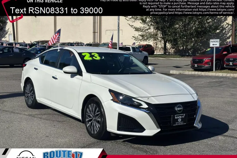 2023 Nissan Altima 2.5 SV photo 1