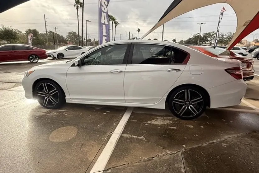 2016 Honda Accord Sport photo 1