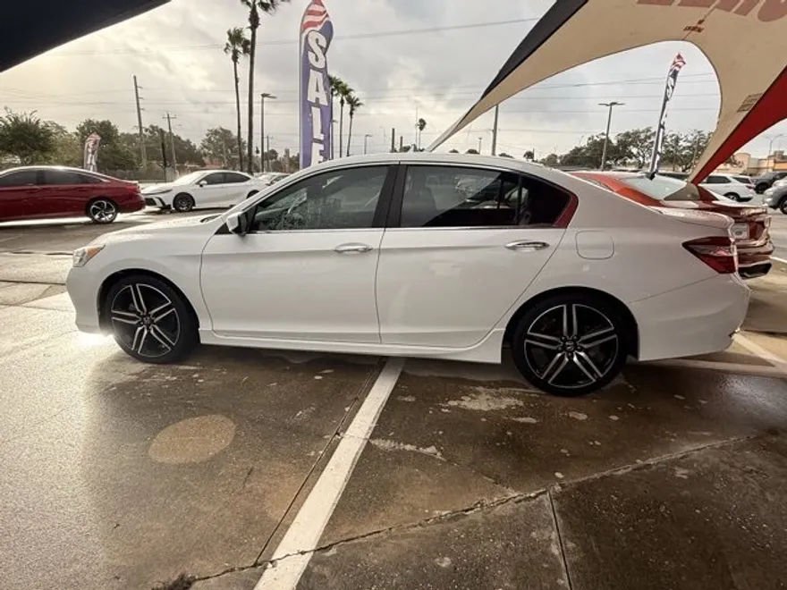 2016 Honda Accord Sport photo 1