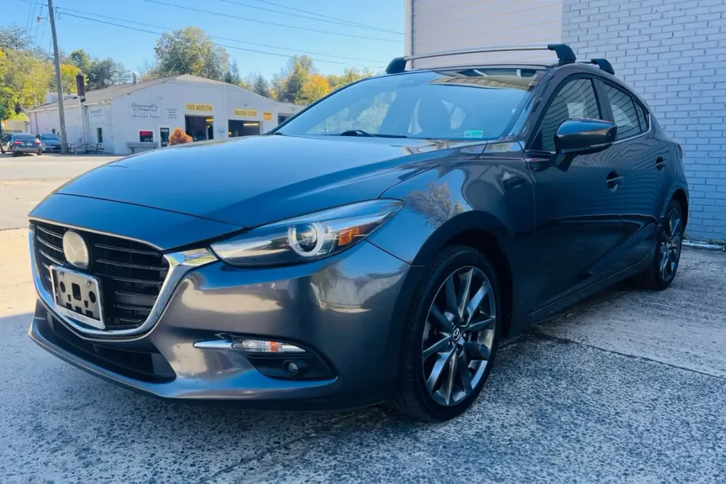 2018 Mazda Mazda3 Grand Touring Hatchback photo 1