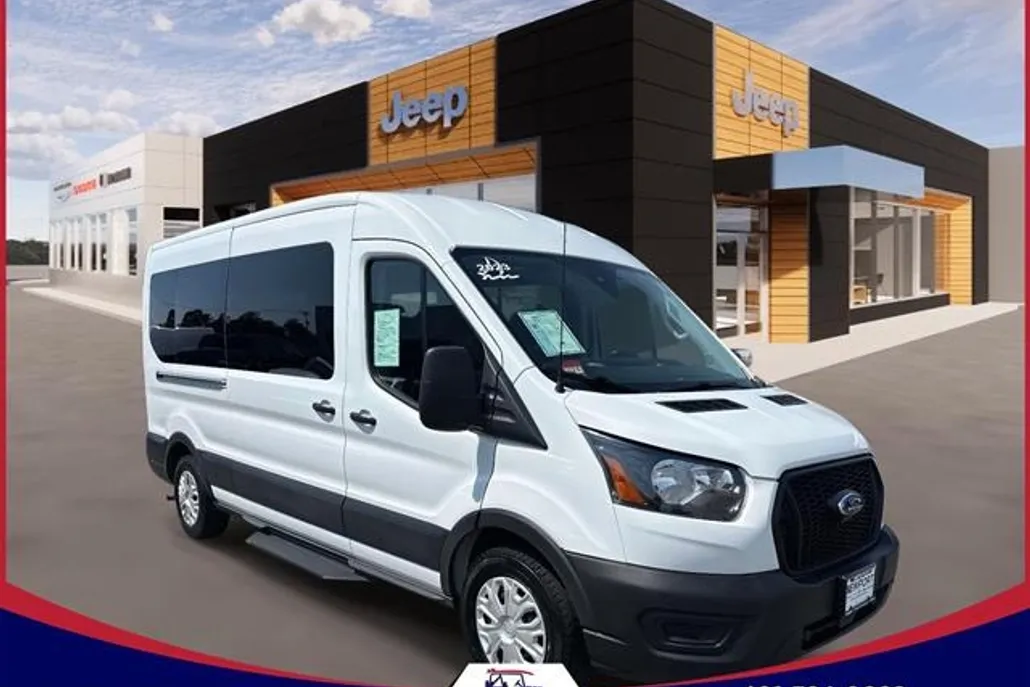 2023 Ford Transit Passenger XL photo 1