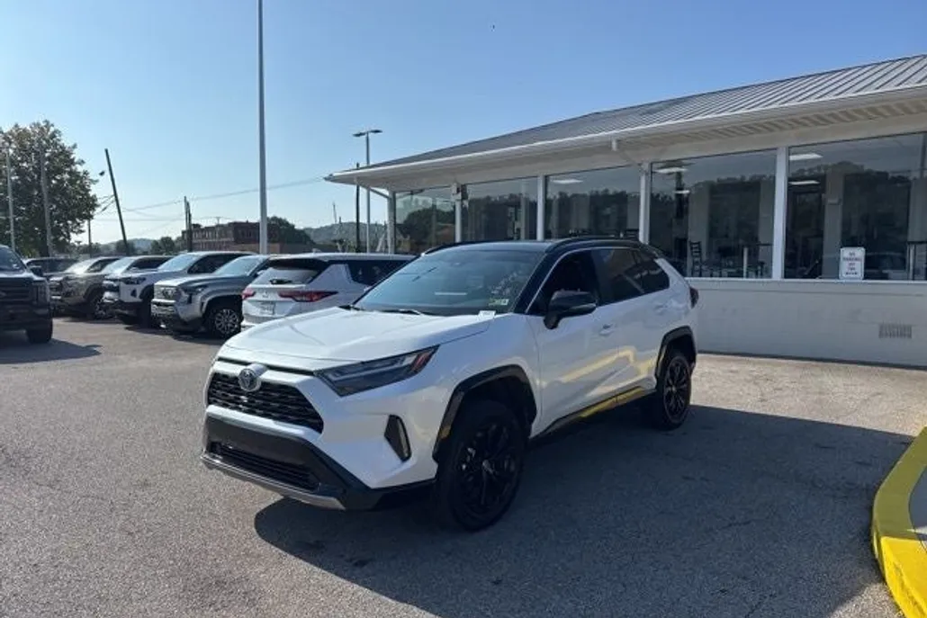 2024 Toyota RAV4 Hybrid XSE photo 1