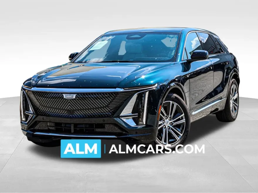 2025 Cadillac Lyriq Luxury photo 1