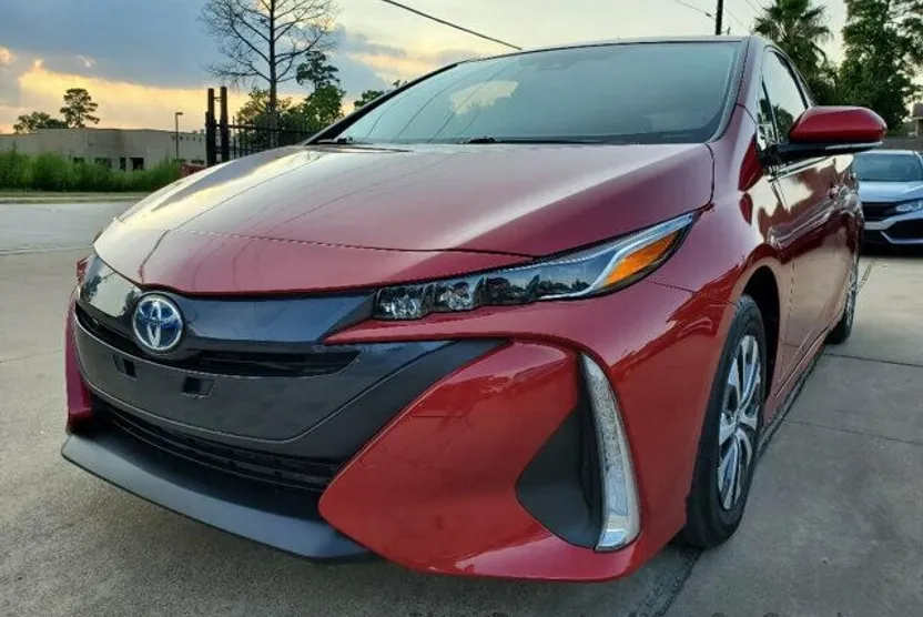 2018 Toyota Prius Prime photo 1