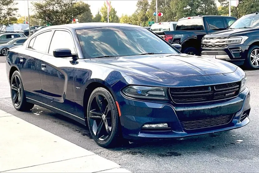 2017 Dodge Charger R/T photo 1