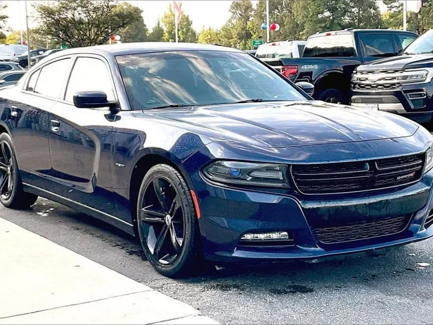 2017 Dodge Charger R/T photo 1
