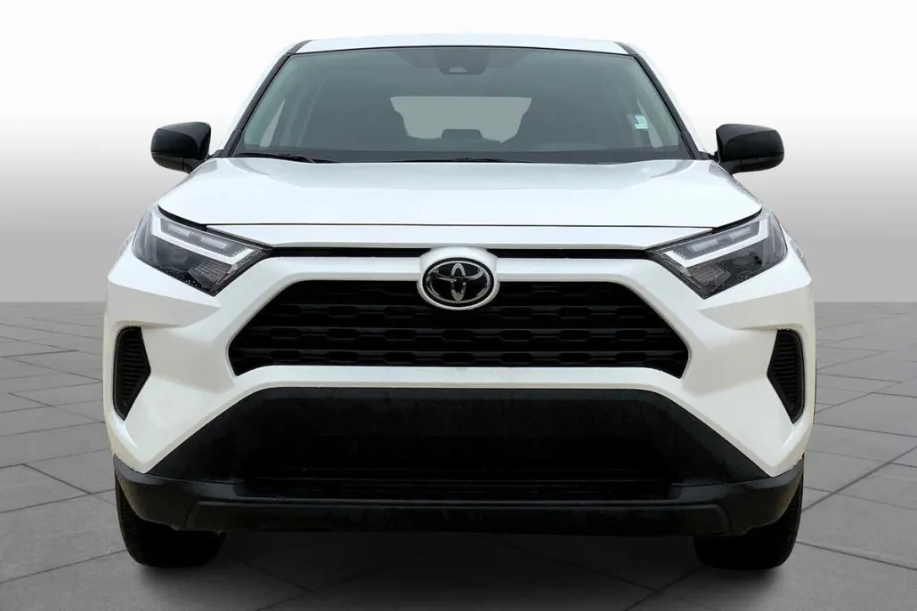 2025 Toyota RAV4 LE photo 1