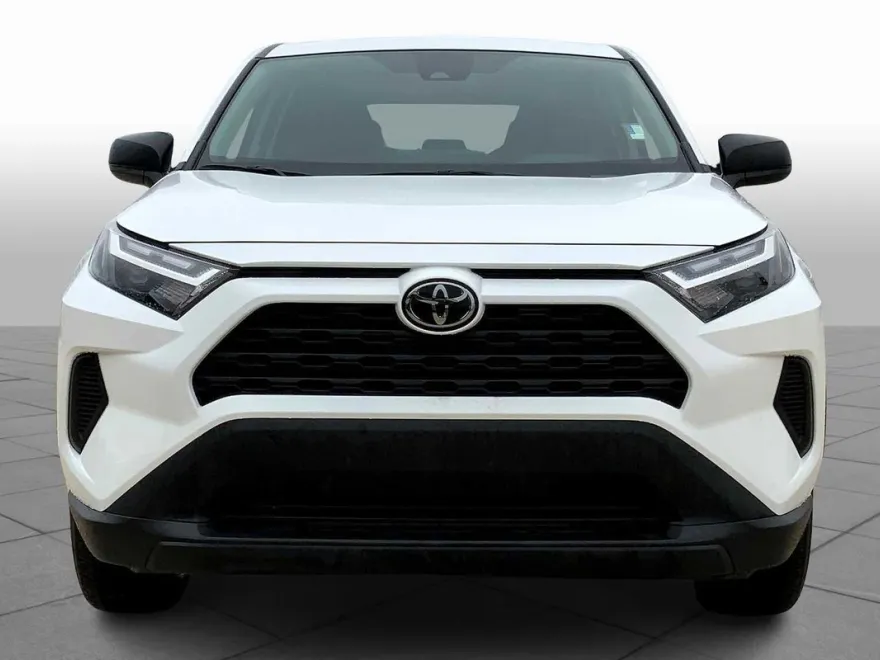 2025 Toyota RAV4 LE photo 1