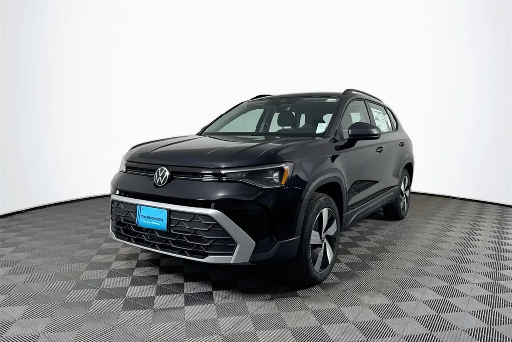 2025 Volkswagen Taos S photo 1