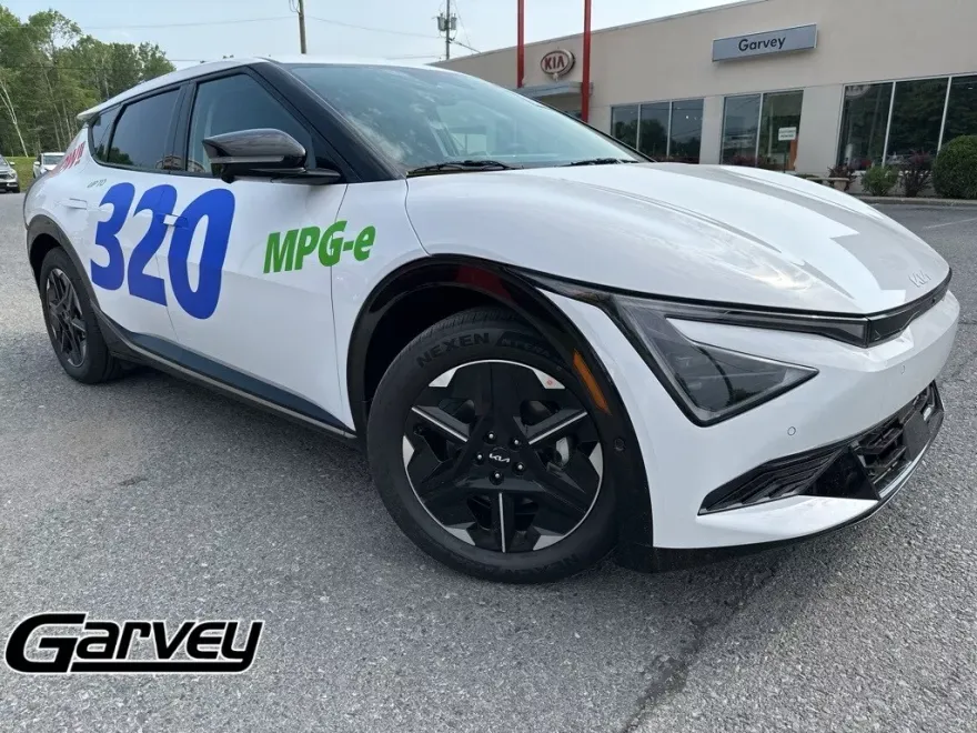 2025 Kia EV6 Wind photo 1