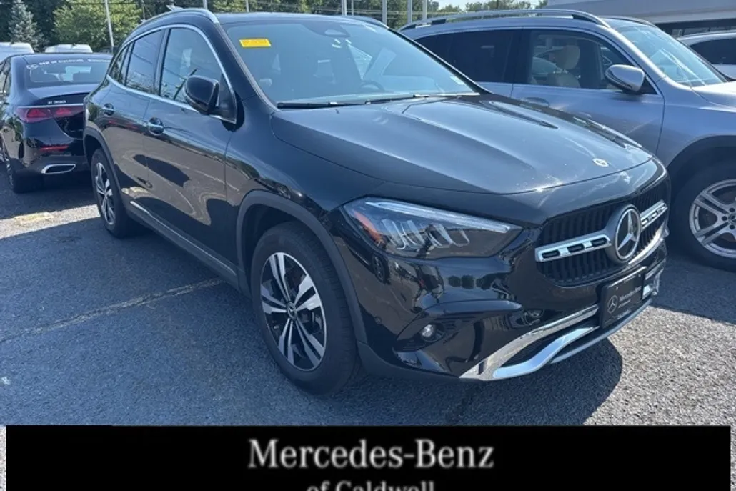 2024 Mercedes Benz GLA 250 4MATIC photo 1