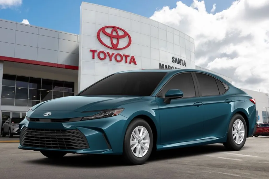 2025 Toyota Camry LE photo 1