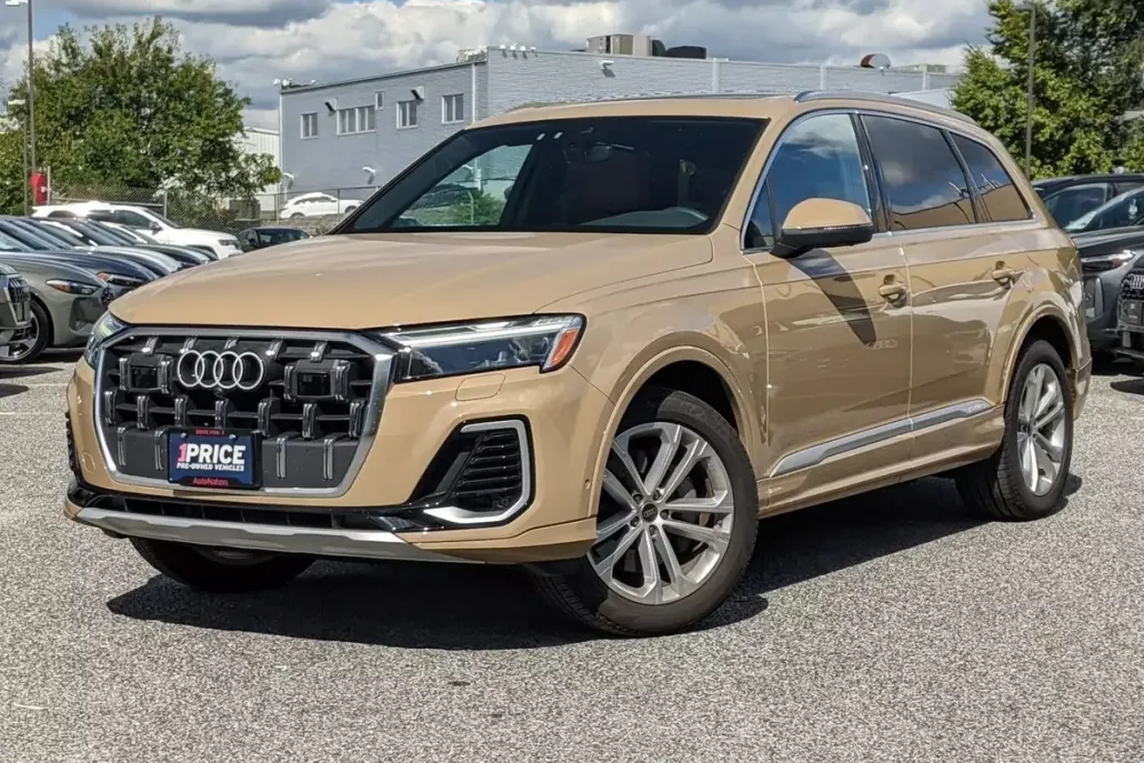 2025 Audi Q7 45 Premium Plus photo 1